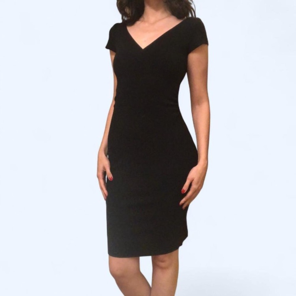 Diane Von Furstenberg Black Cap Sleeve Sheath Dress  Size 10